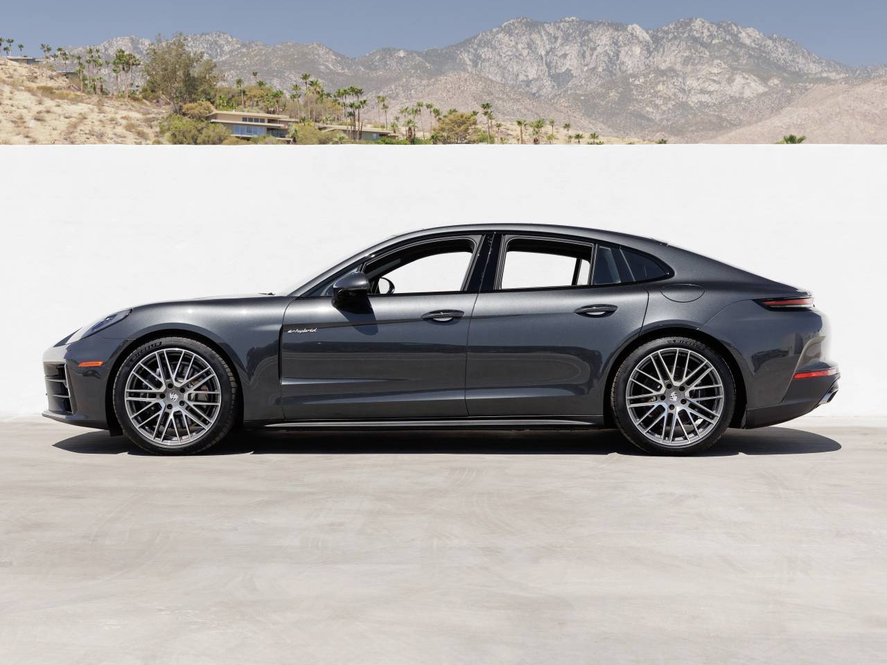 2025 Porsche Panamera 4 E-Hybrid