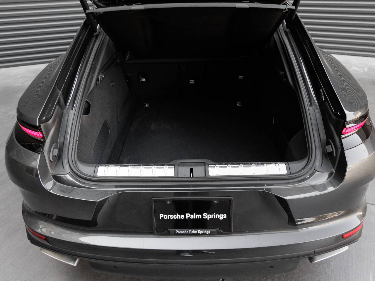 2025 Porsche Panamera 4 E-Hybrid