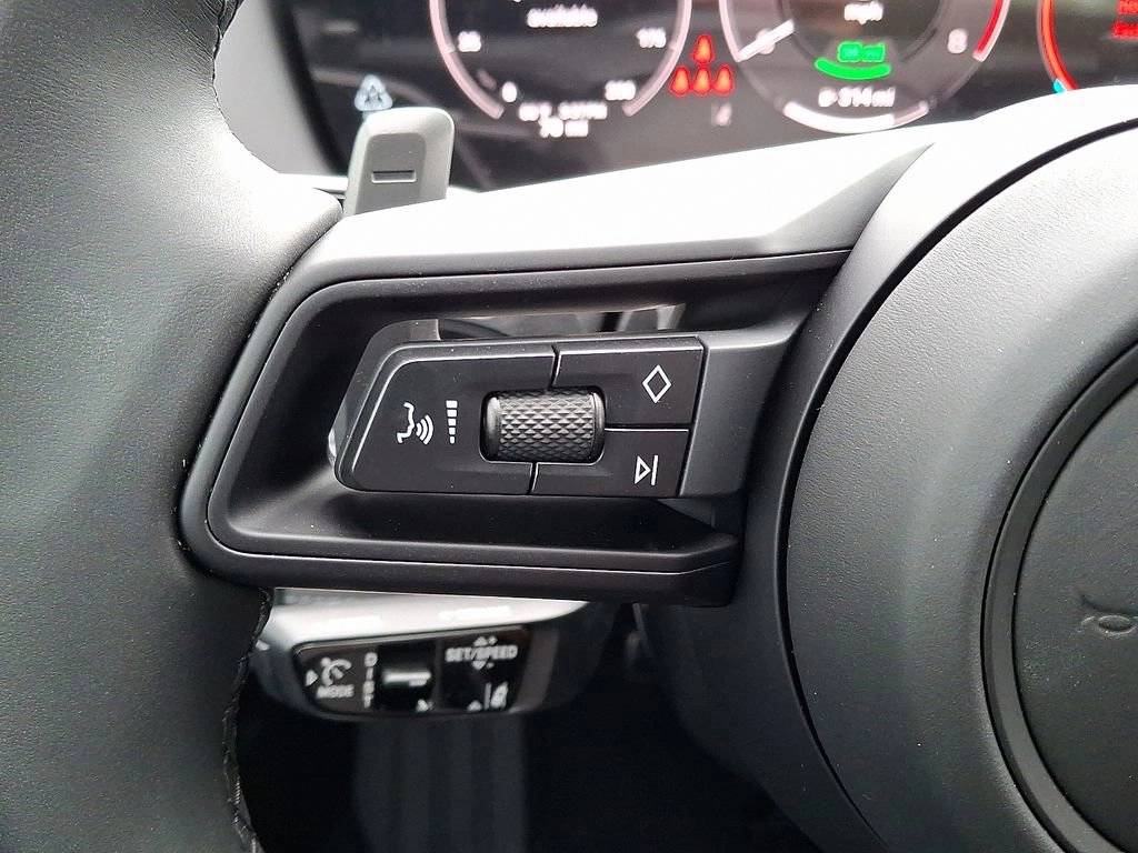 2025 Porsche Panamera 4 E-Hybrid