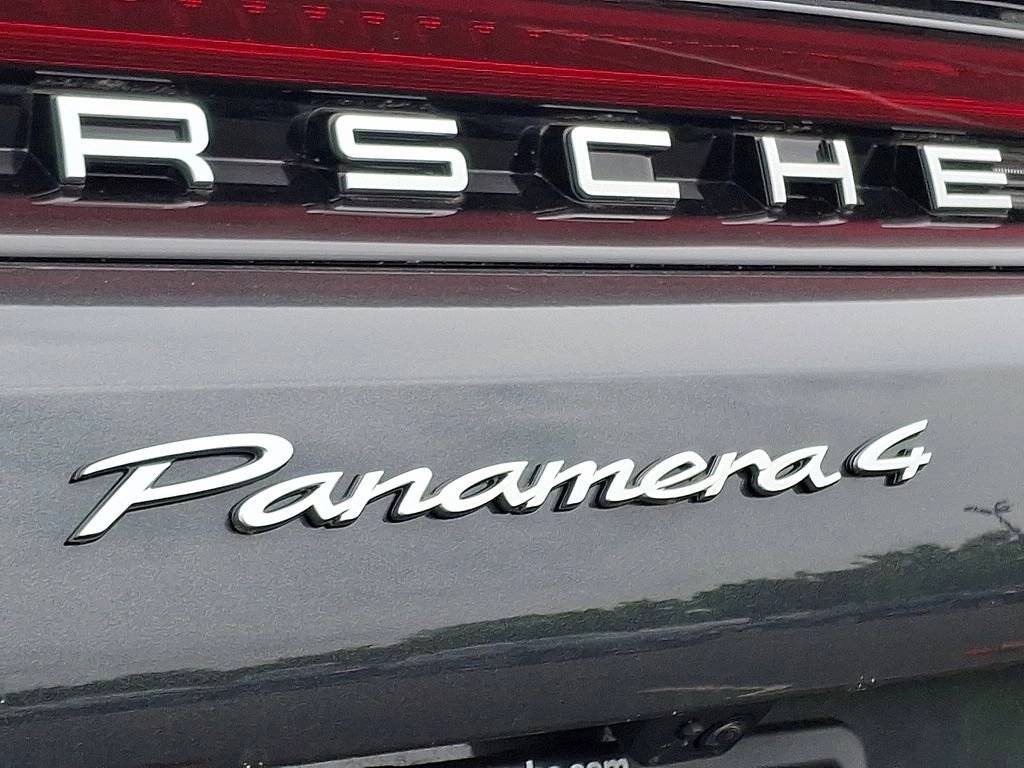 2025 Porsche Panamera 4 E-Hybrid