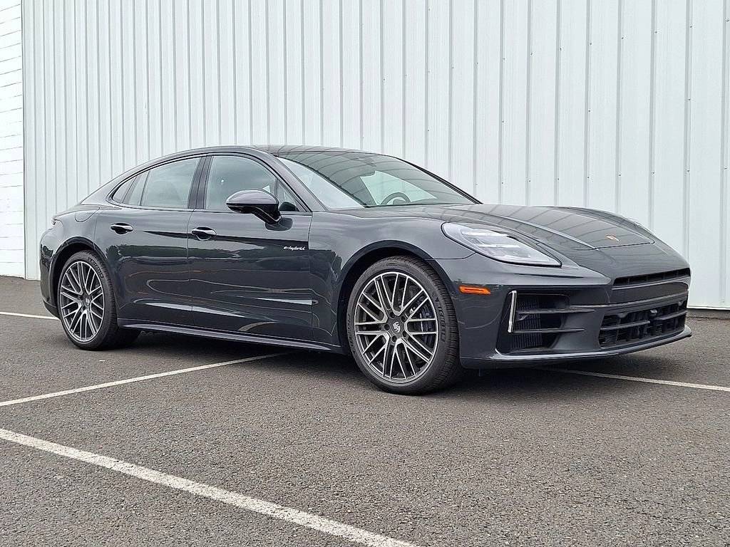 2025 Porsche Panamera 4 E-Hybrid