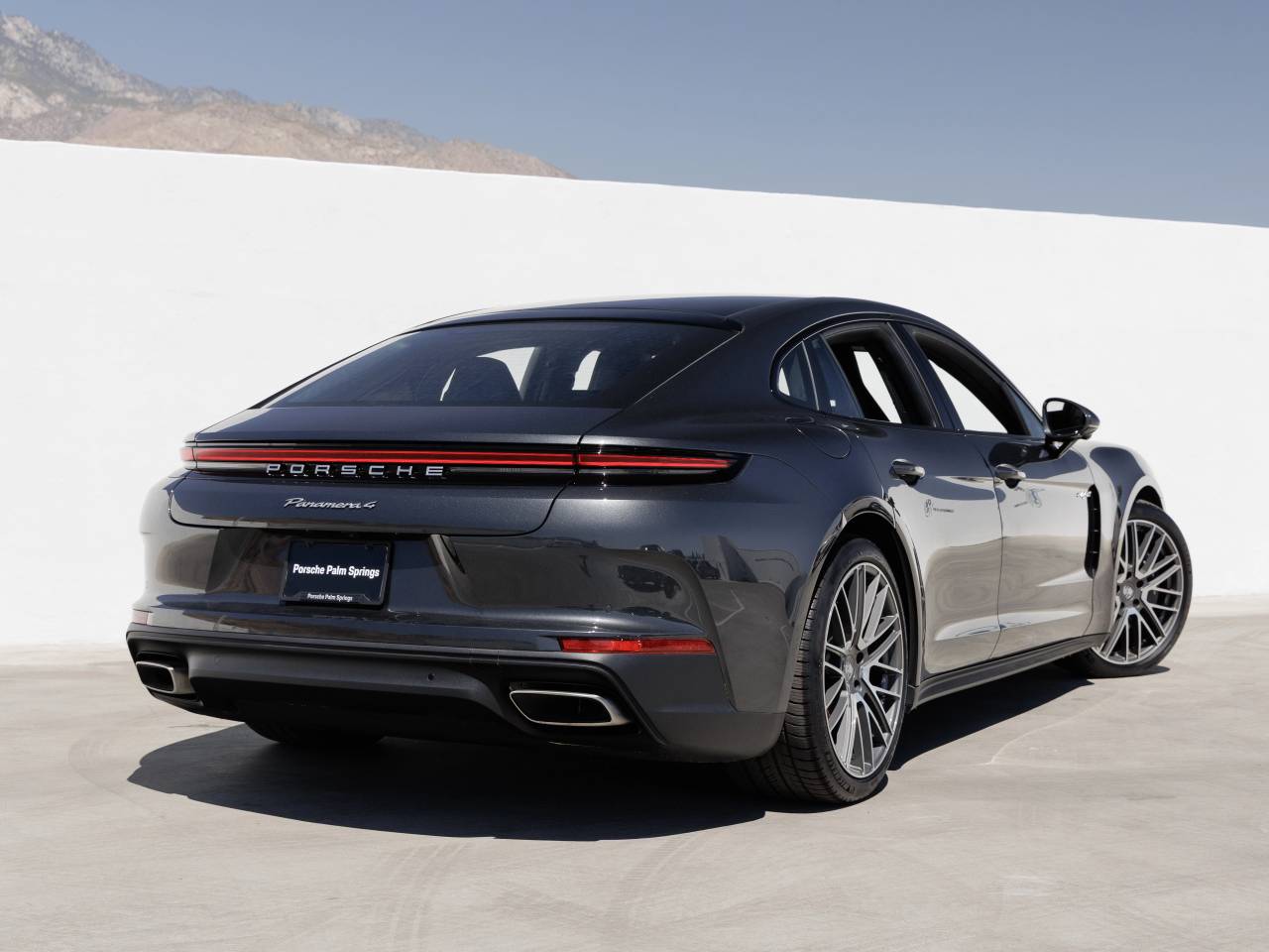 2025 Porsche Panamera 4 E-Hybrid