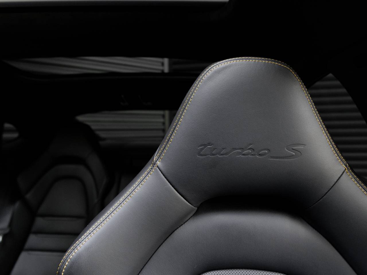 2022 Porsche Panamera Panamera Turbo S (MY22)