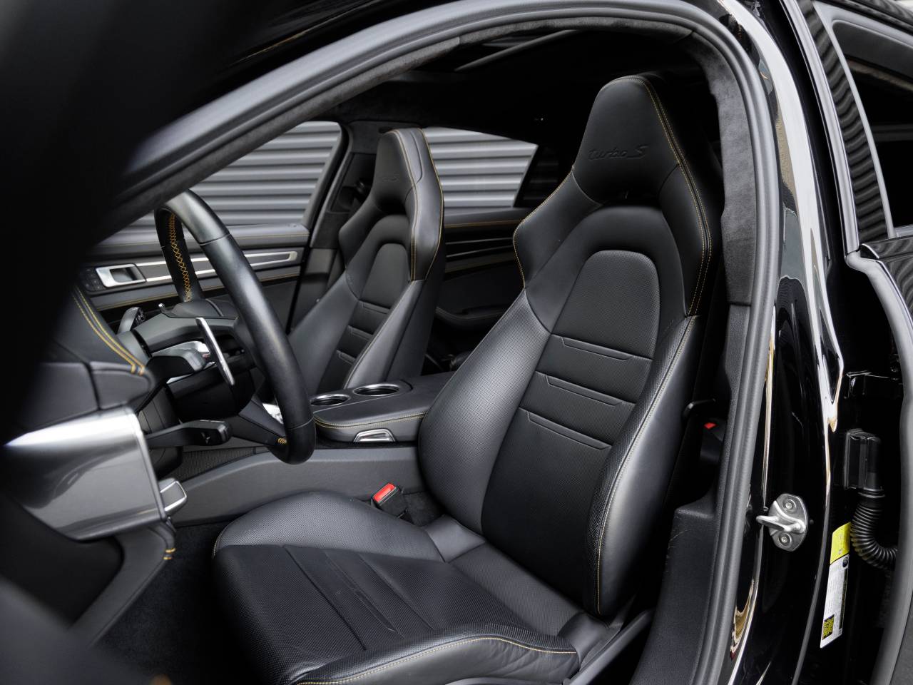 2022 Porsche Panamera Panamera Turbo S (MY22)