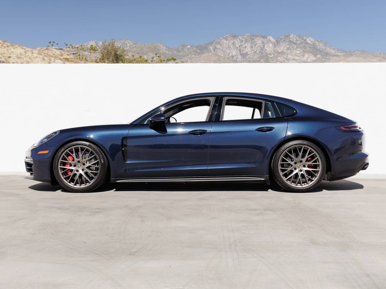 2020 Porsche Panamera Panamera GTS