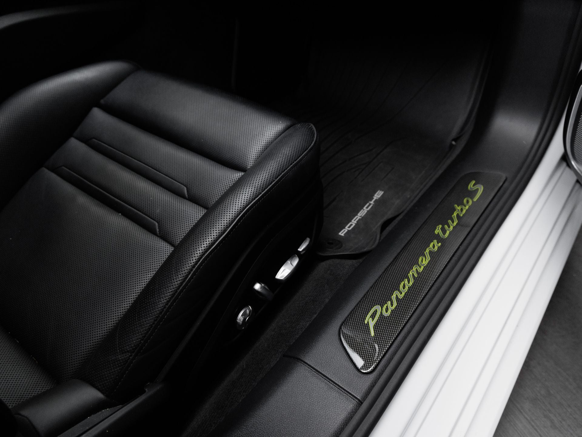 2018 Porsche Panamera Panamera Turbo S E-Hybrid