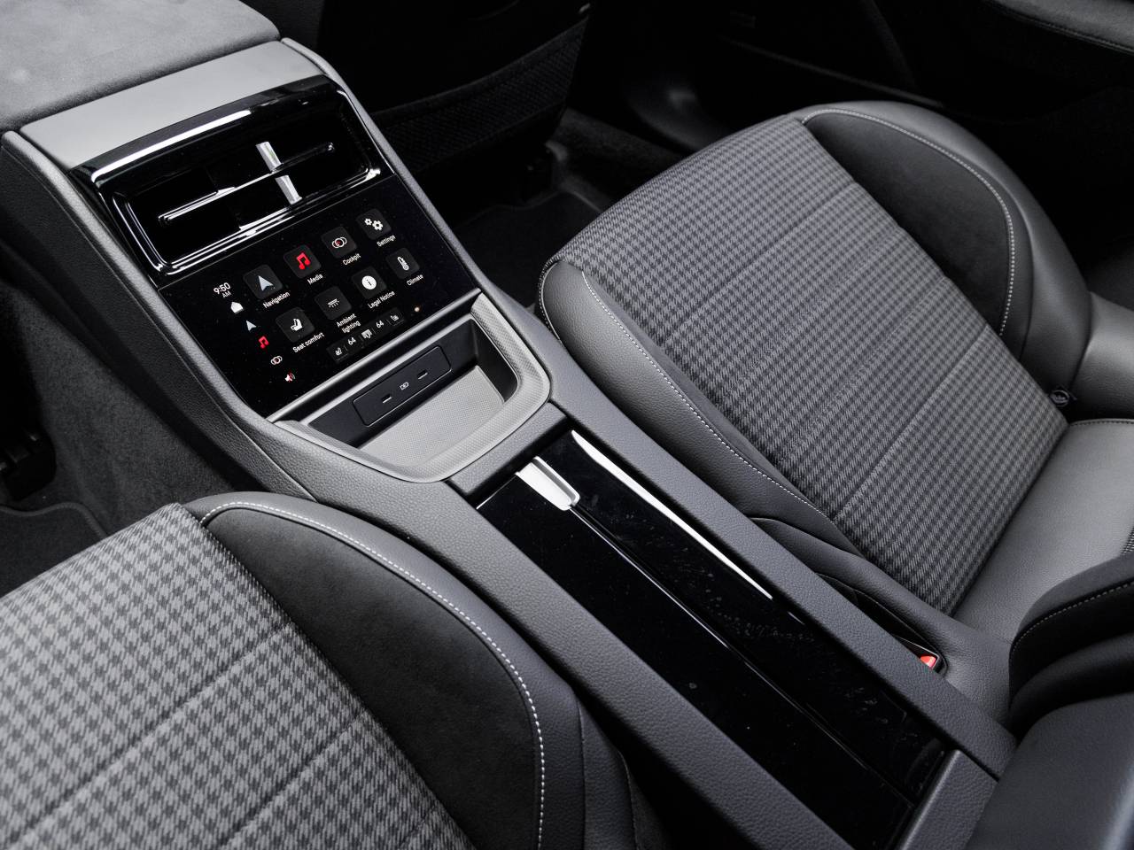 2025 Porsche Panamera Panamera Turbo S E-Hybrid