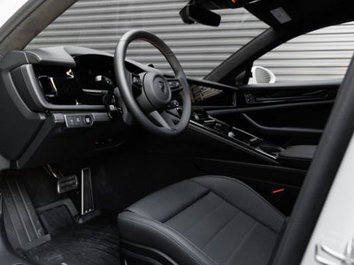 2026 Porsche Panamera Turbo S E-Hybrid