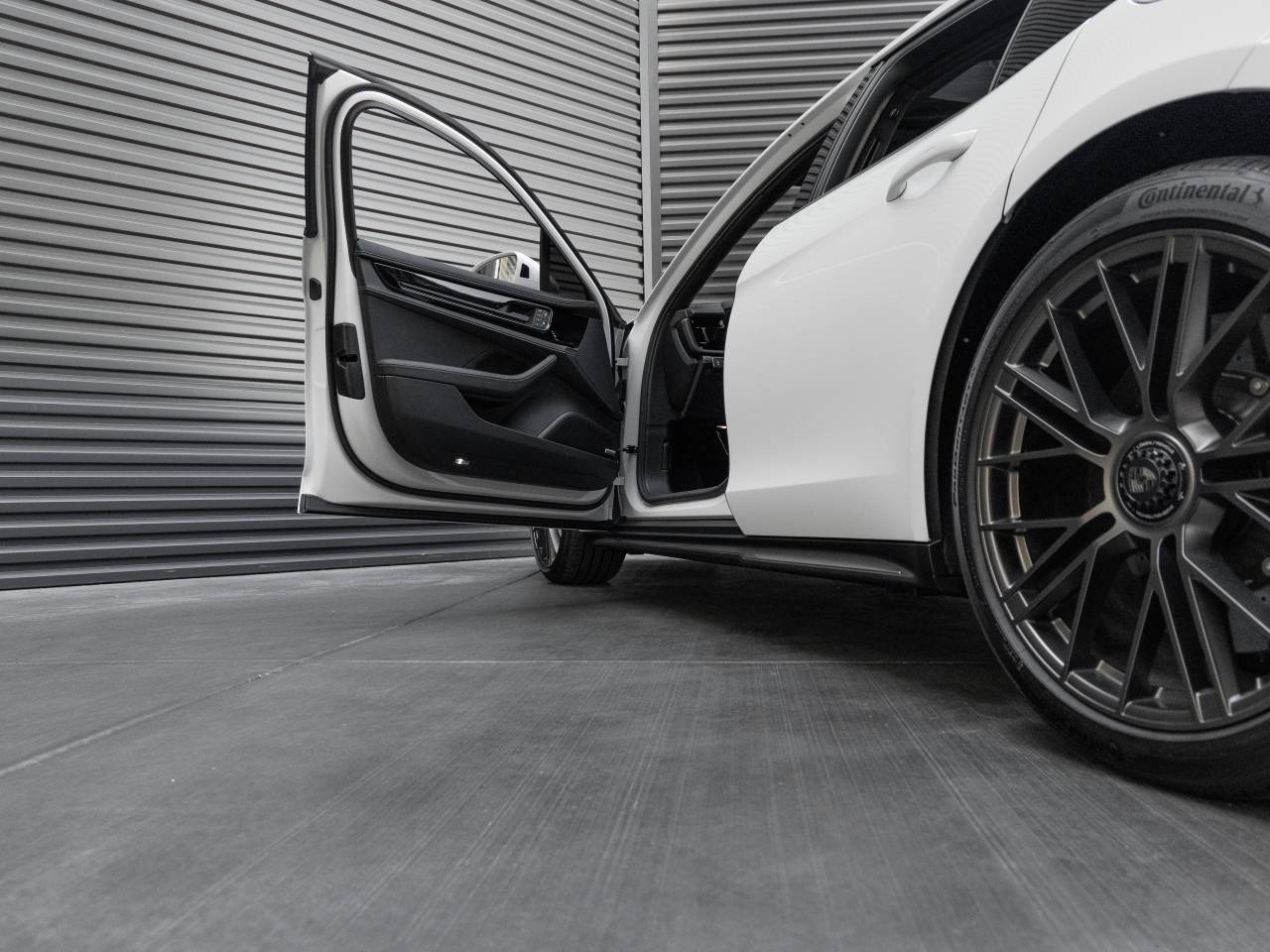 2026 Porsche Panamera Turbo S E-Hybrid
