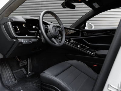 2026 Porsche Panamera Turbo S E-Hybrid