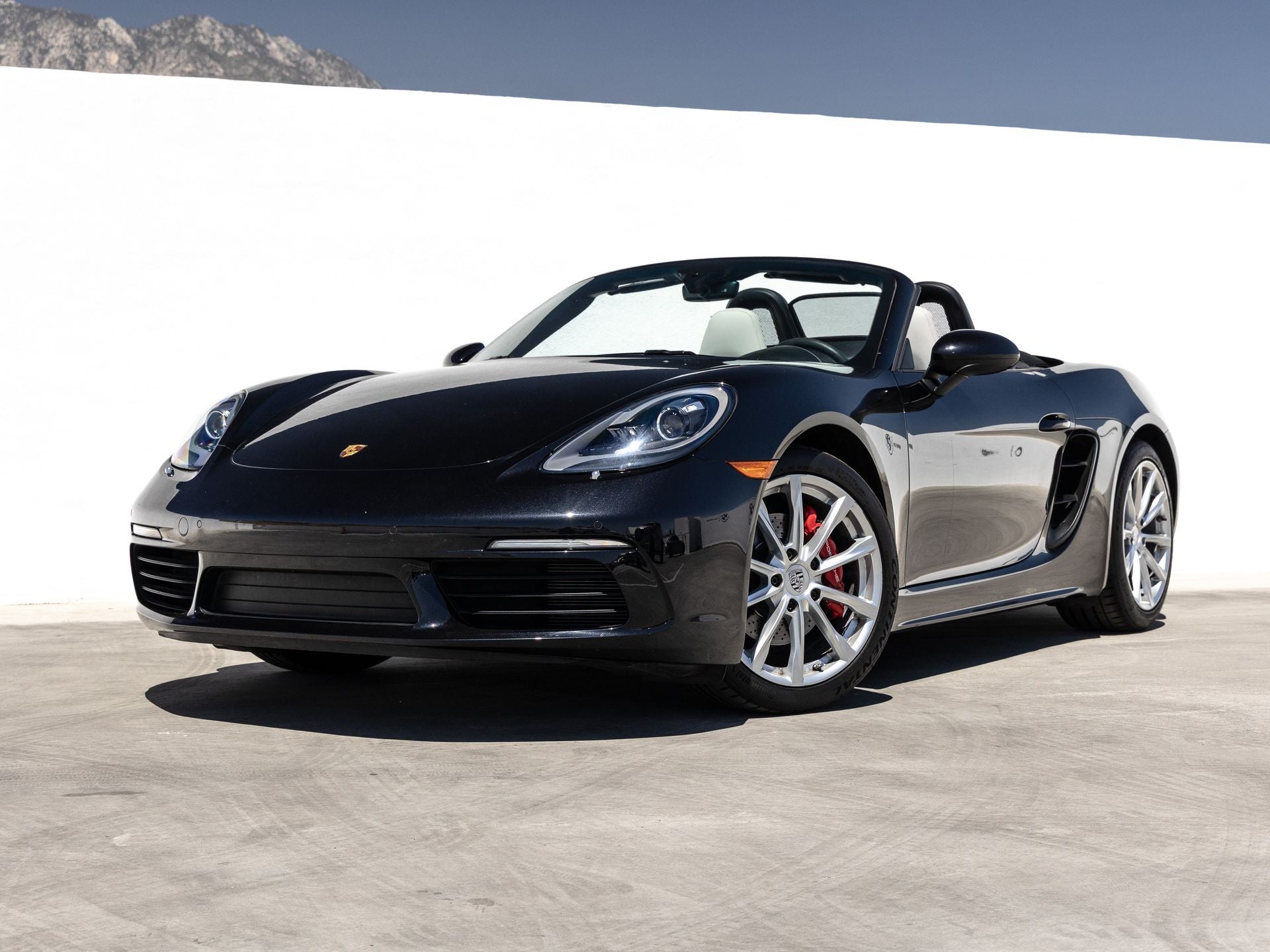 2025 Porsche 718 Boxster S