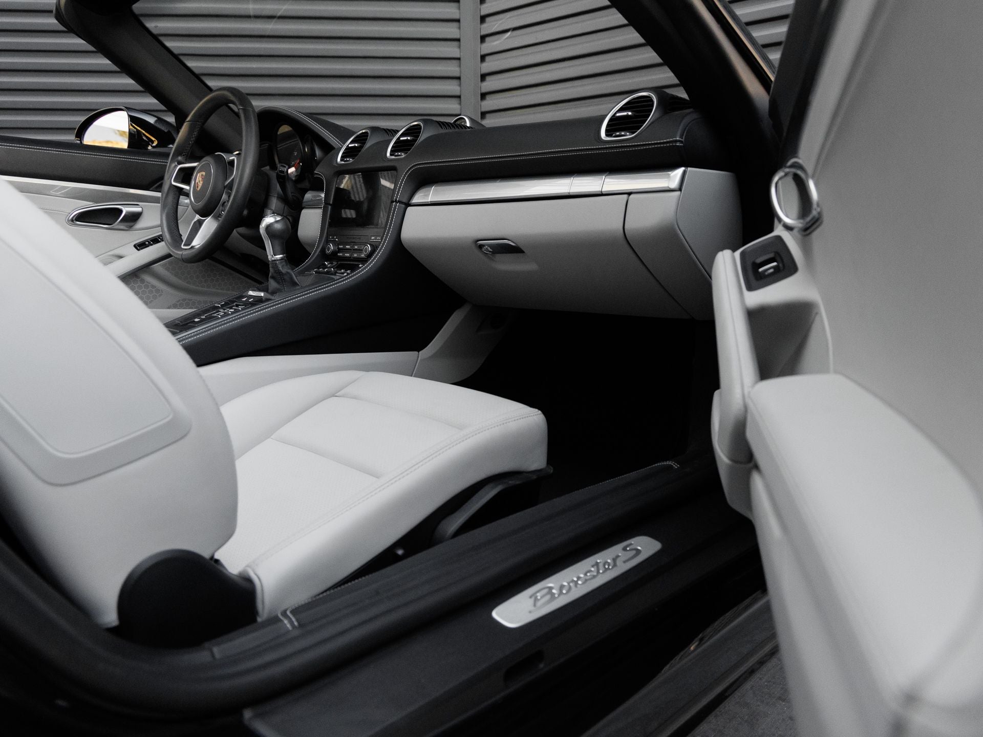 2025 Porsche 718 Boxster S