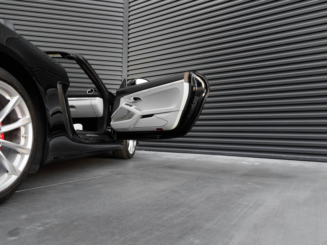 2025 Porsche 718 Boxster S