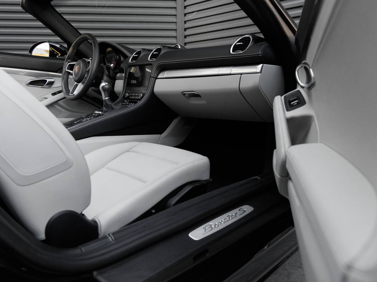 2025 Porsche 718 Boxster S