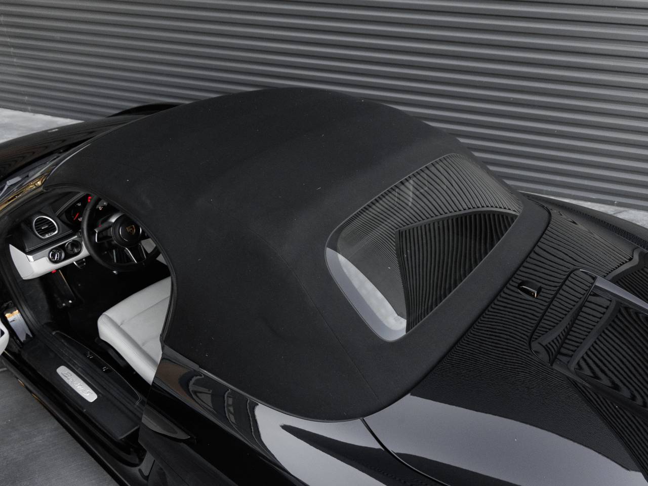 2025 Porsche 718 Boxster S