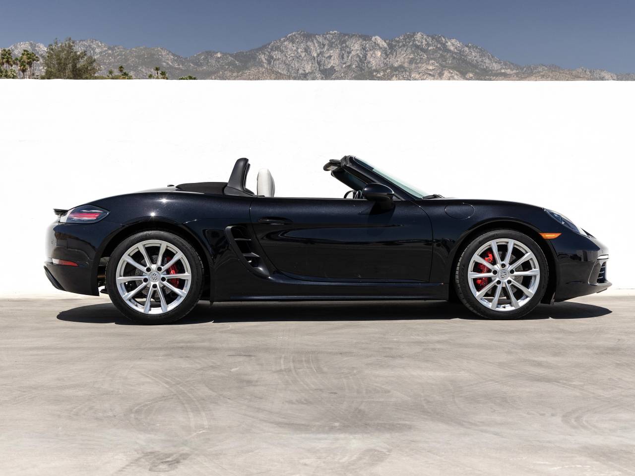 2025 Porsche 718 Boxster S