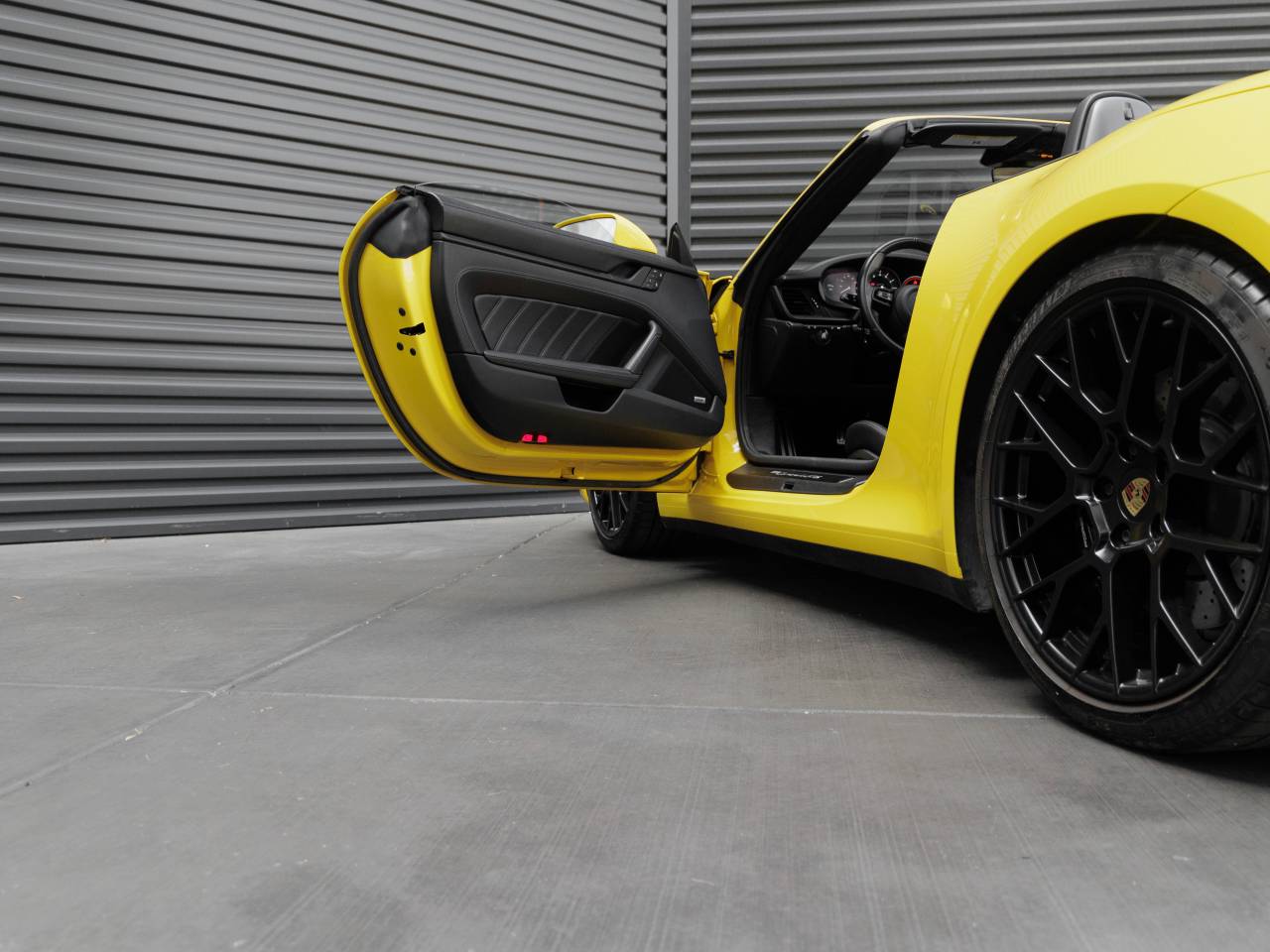 2023 Porsche 911 911 Carrera 4 GTS Cabriolet (MY23)