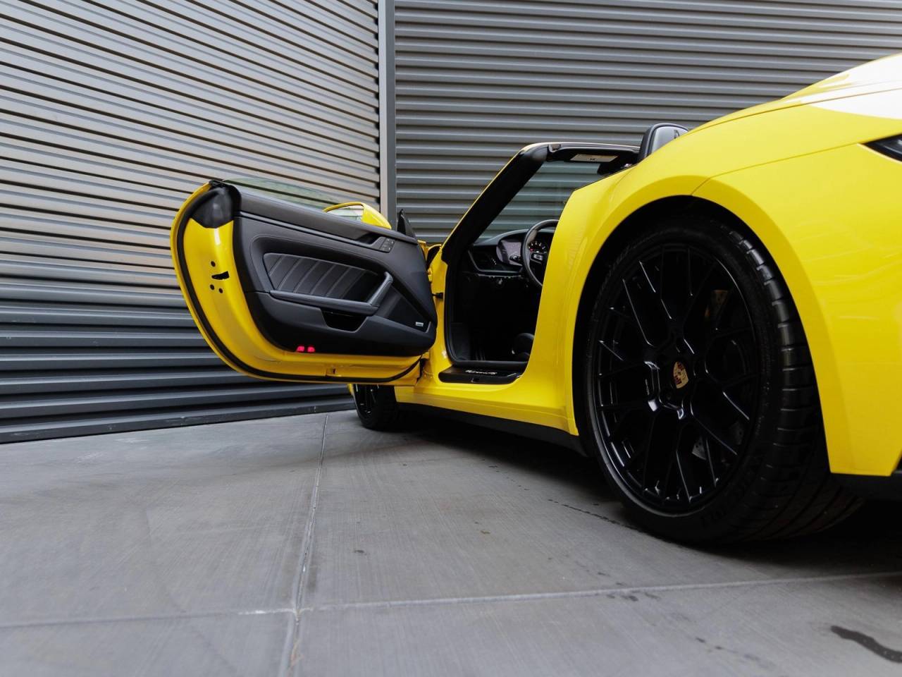 2023 Porsche 911 911 Carrera 4 GTS Cabriolet (MY23)