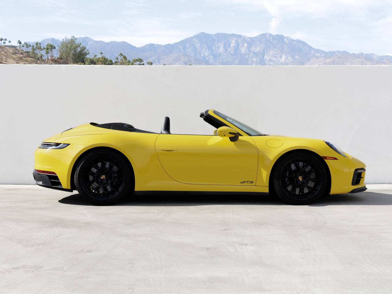 2023 Porsche 911 911 Carrera 4 GTS Cabriolet (MY23)