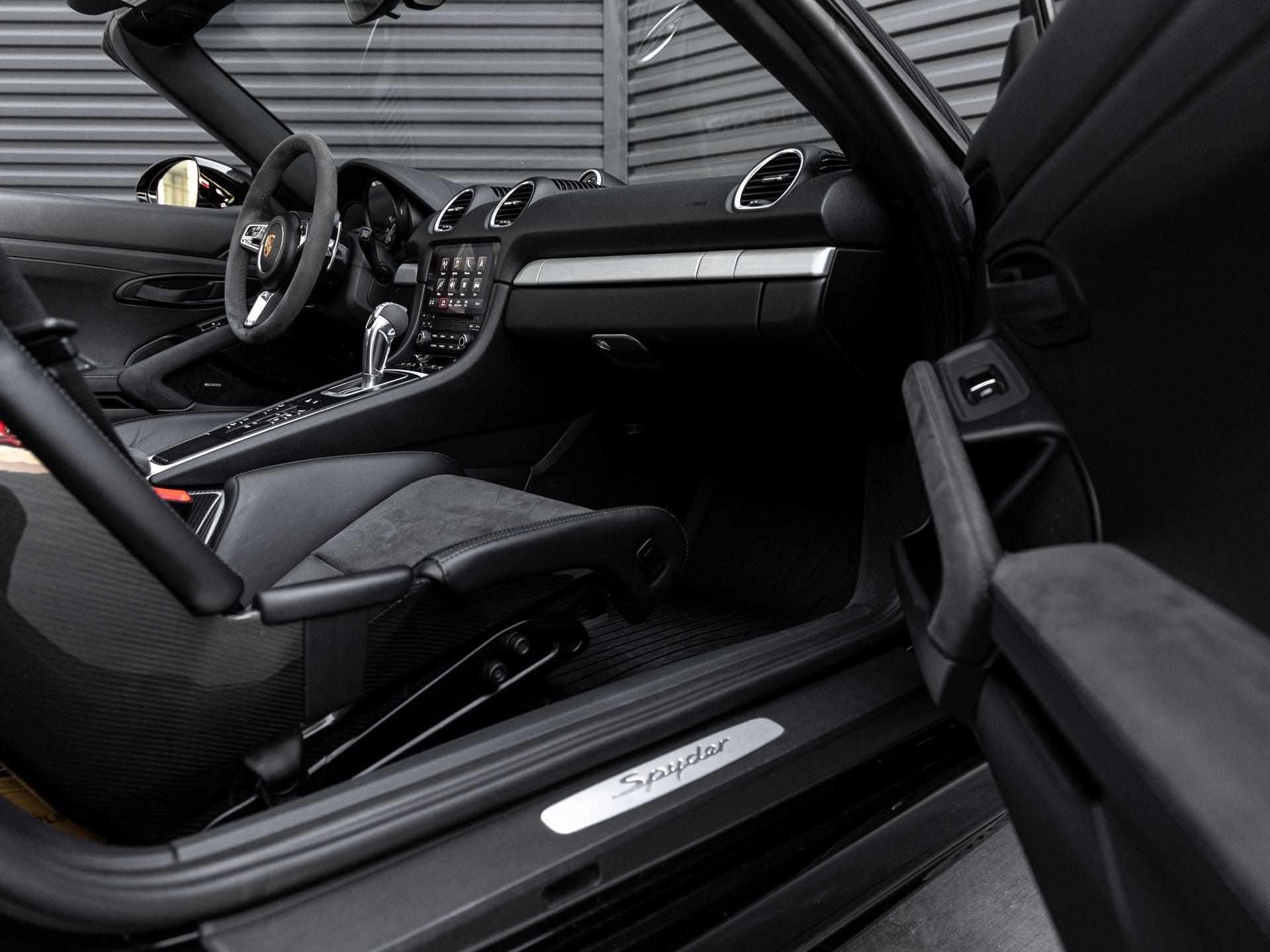 2022 Porsche 718 Spyder Base