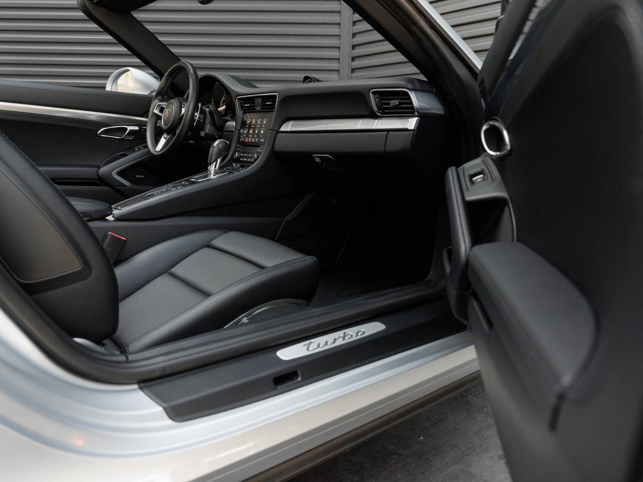 2017 Porsche 911 Turbo Cabriolet