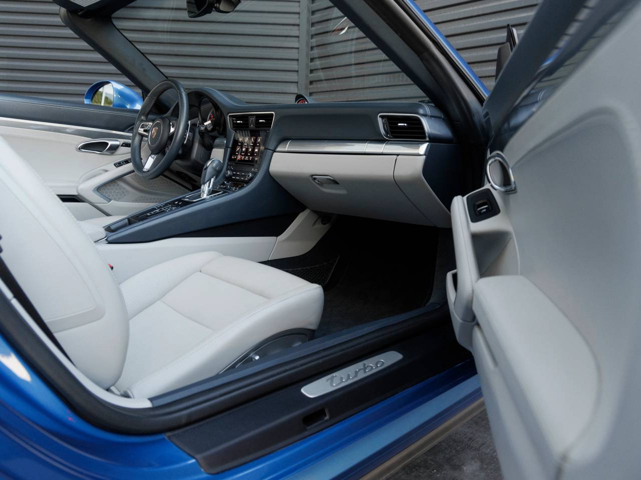 2017 Porsche 911 911 Turbo Cabriolet