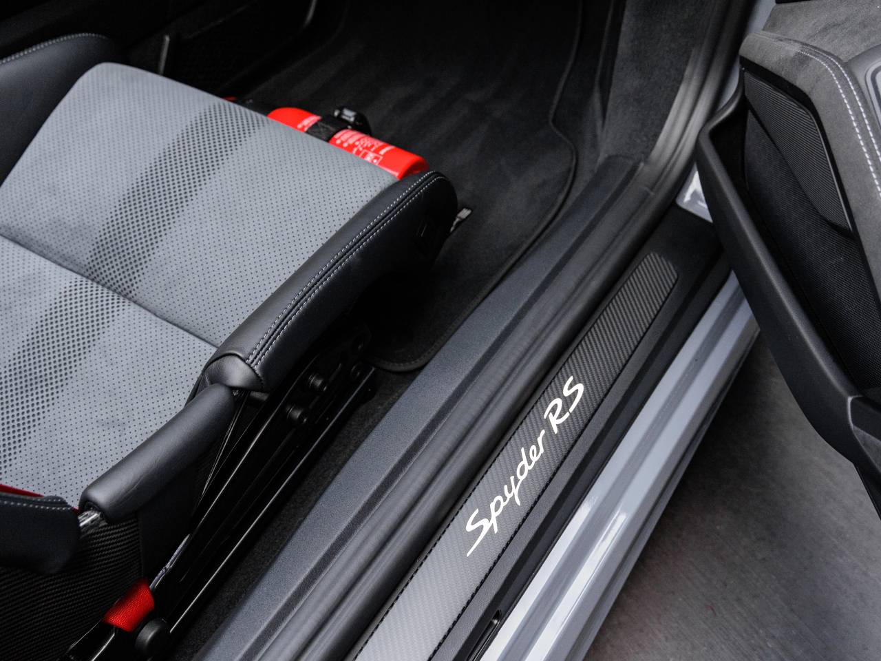 2025 Porsche 718 718 Spyder RS