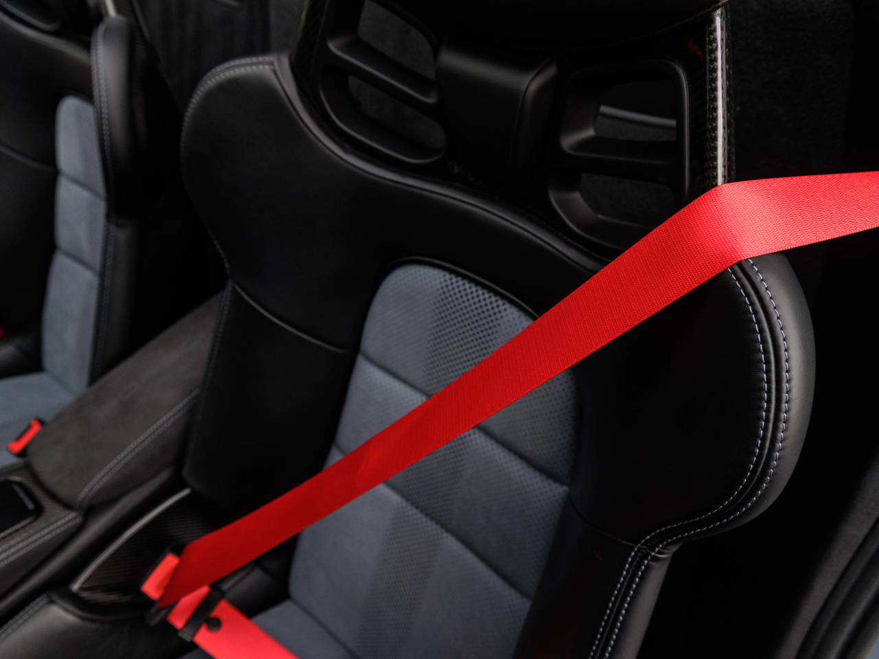 2025 Porsche 718 718 Spyder RS