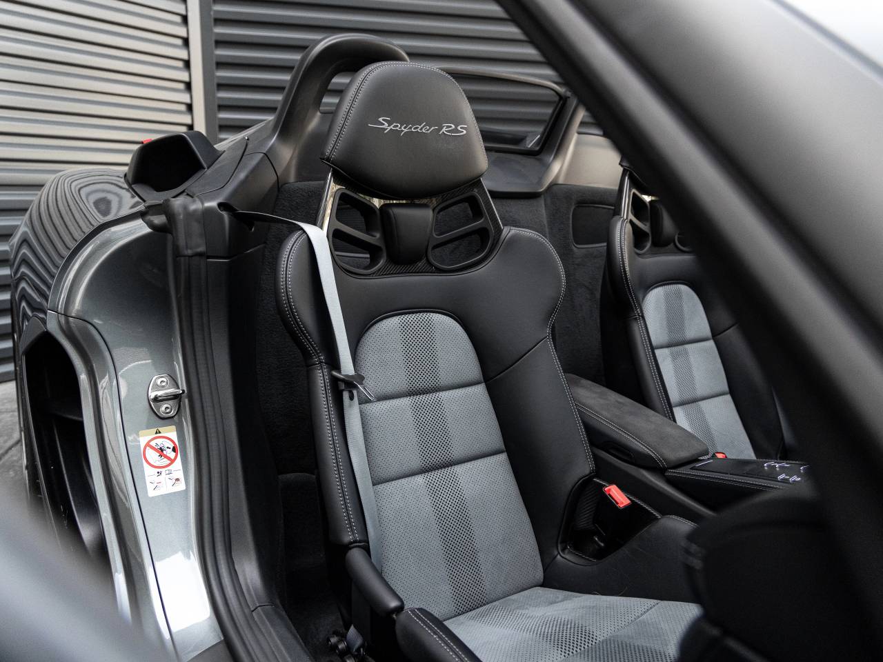 2024 Porsche 718 Spyder RS