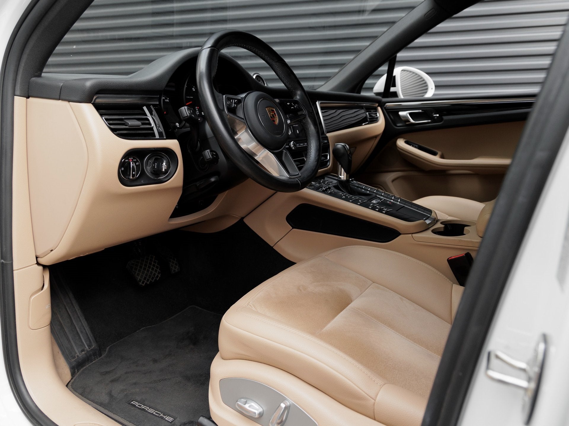 2021 Porsche Macan Macan