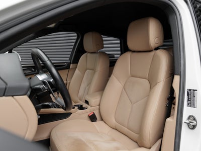 2021 Porsche Macan Macan