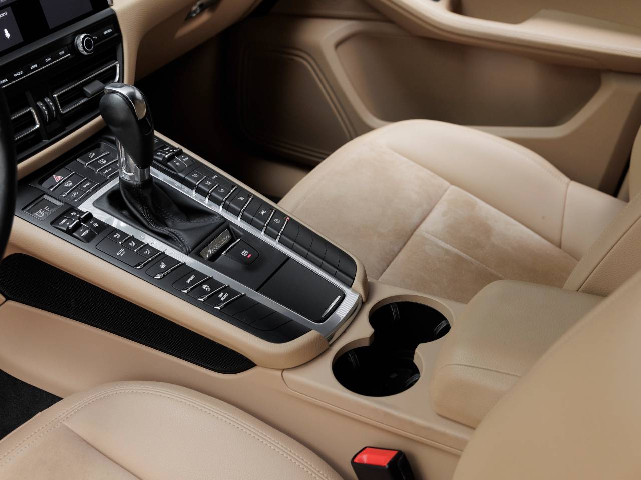 2021 Porsche Macan Macan