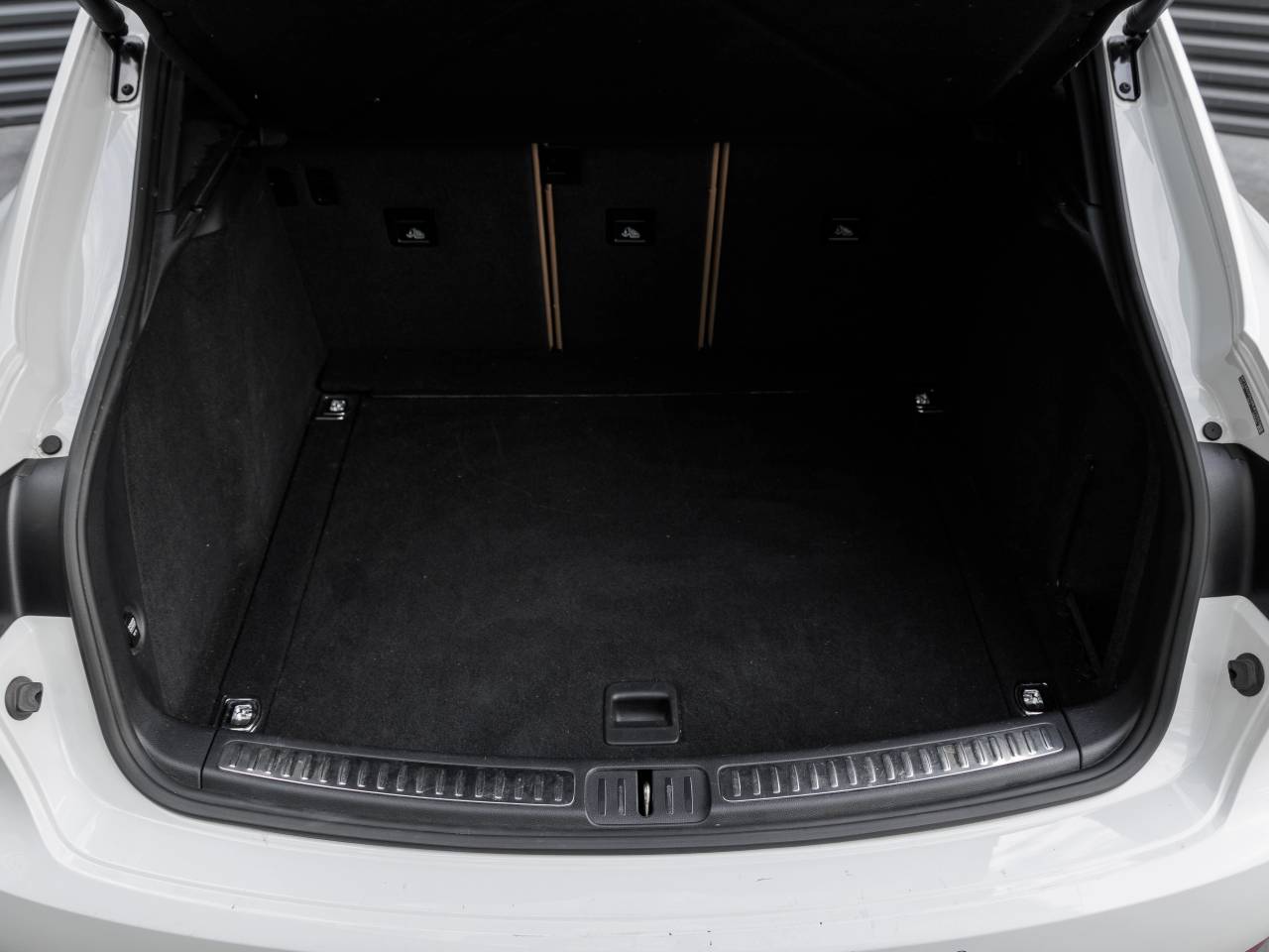 2021 Porsche Macan Macan