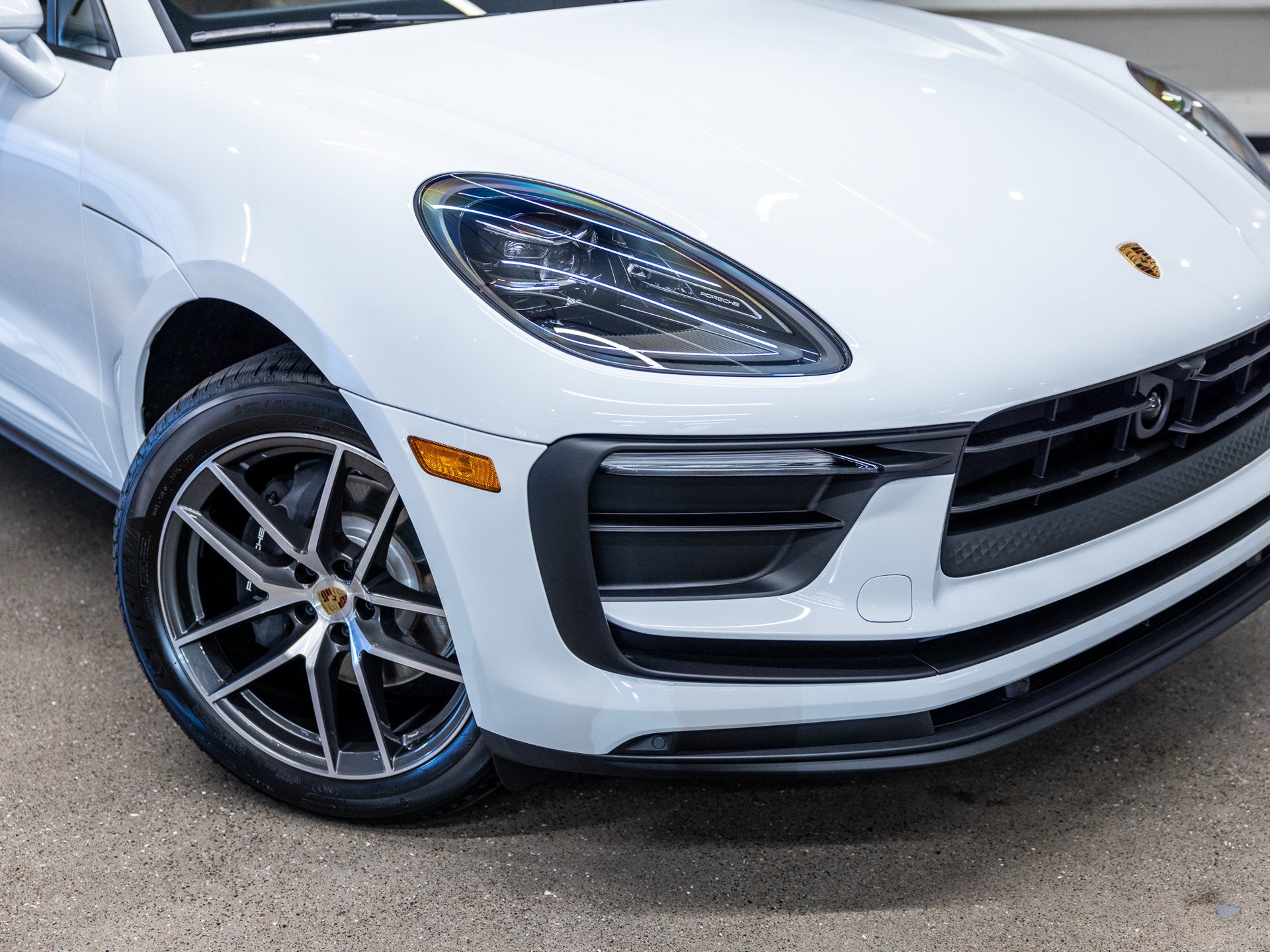 2026 Porsche Macan Base