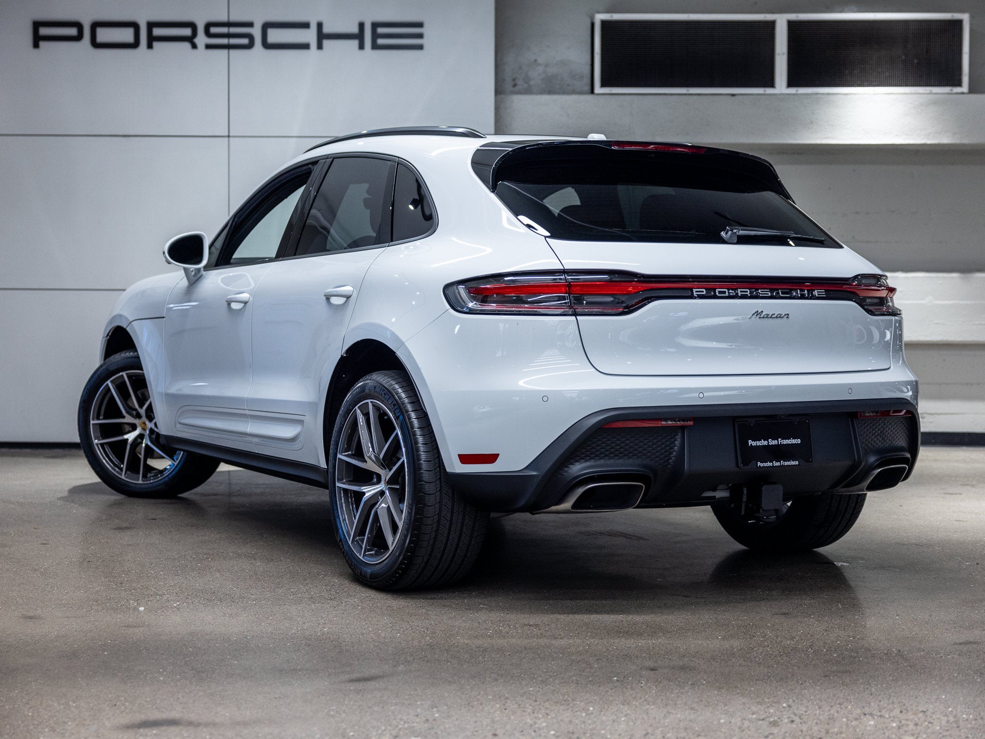 2026 Porsche Macan Base