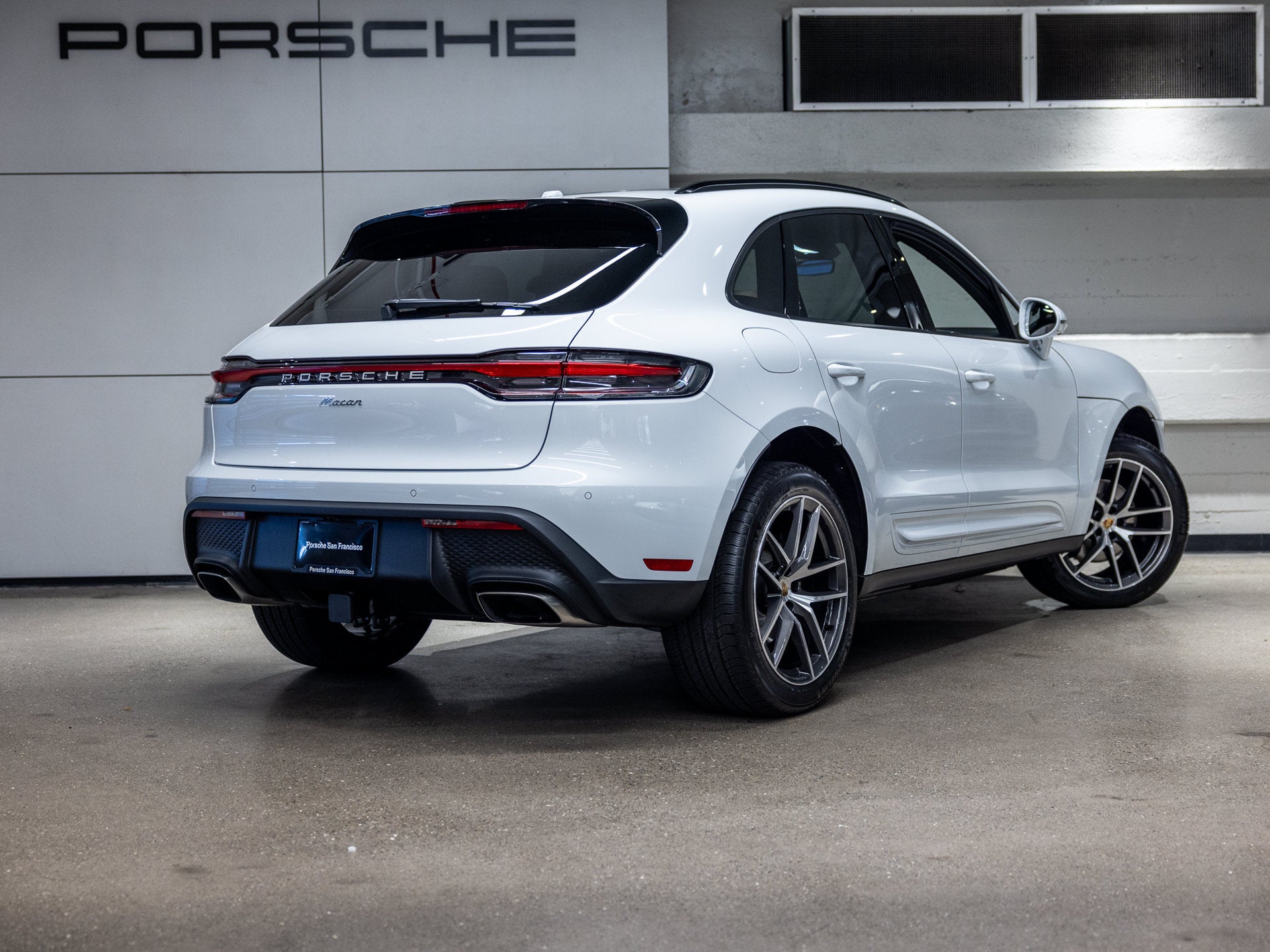 2026 Porsche Macan Base