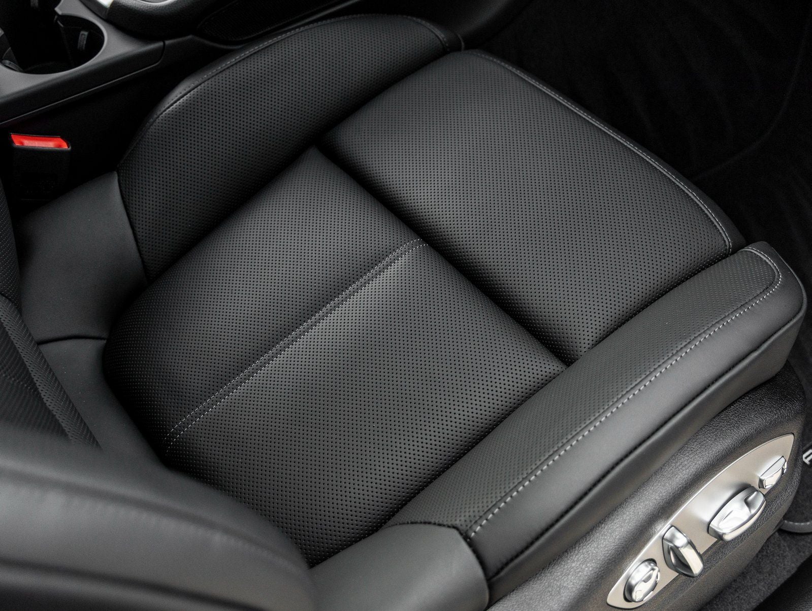 2026 Porsche Macan T