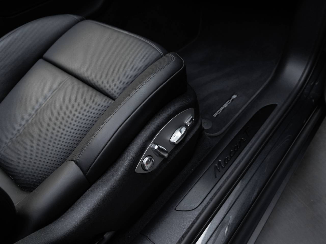 2026 Porsche Macan Macan T