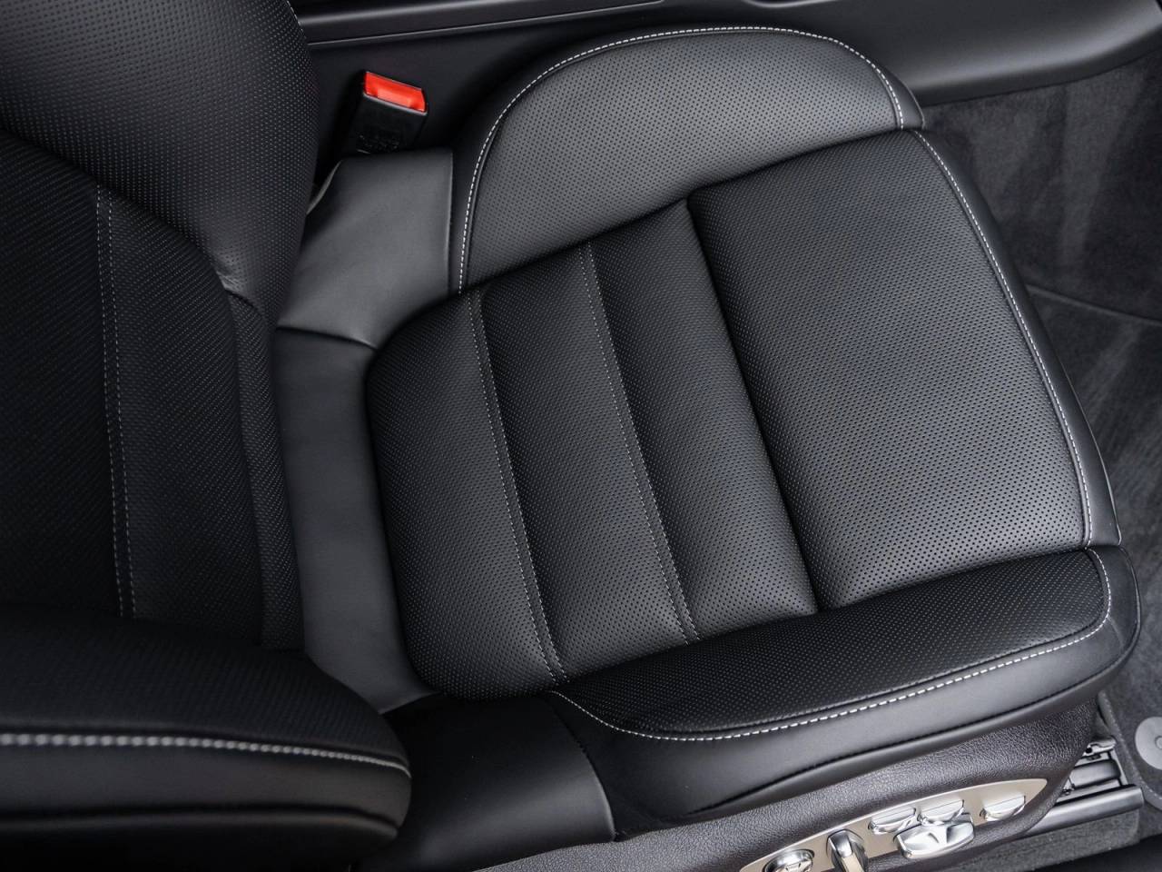 2026 Porsche Macan Macan T