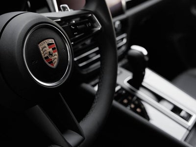 2026 Porsche Macan Macan