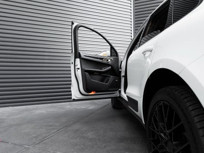 2018 Porsche Macan Macan