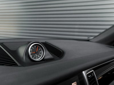 2018 Porsche Macan Macan