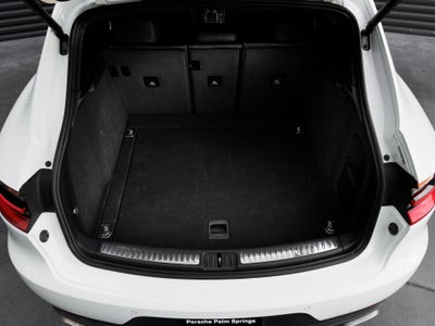 2018 Porsche Macan Macan