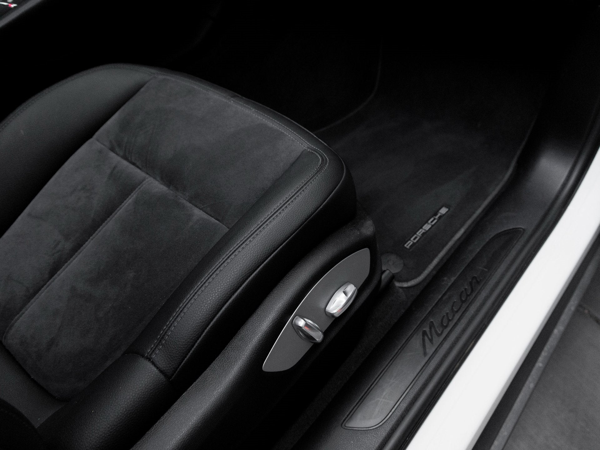 2018 Porsche Macan Macan