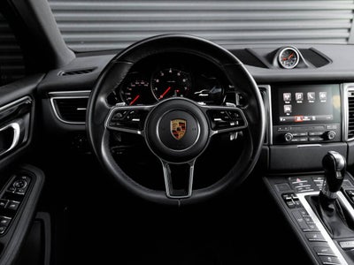 2018 Porsche Macan Macan