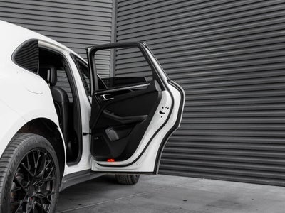 2018 Porsche Macan Macan