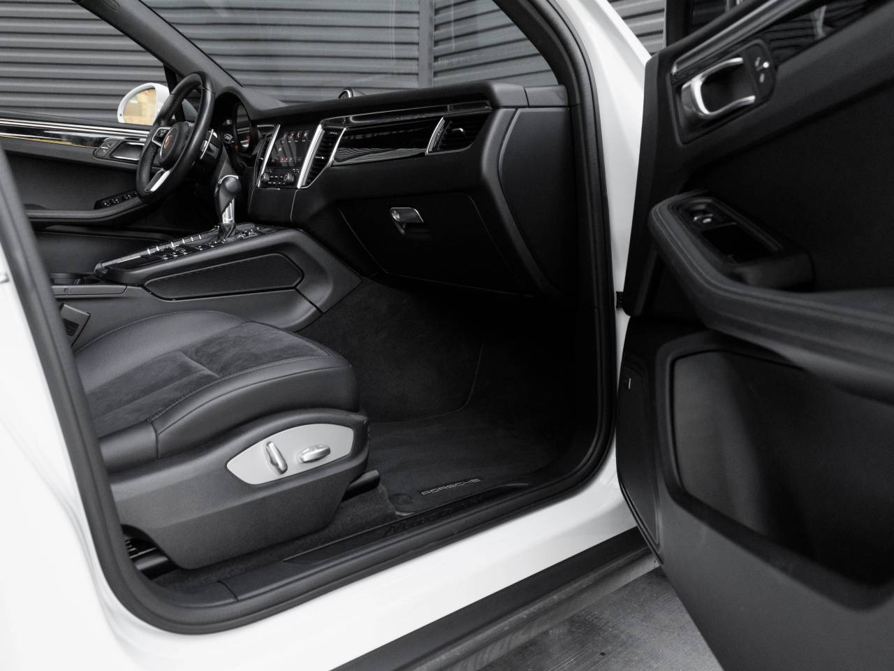 2018 Porsche Macan Macan