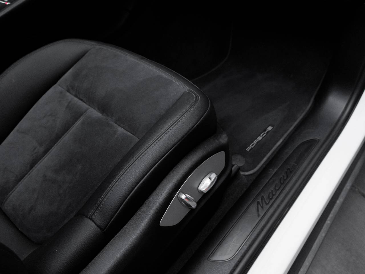 2018 Porsche Macan Macan