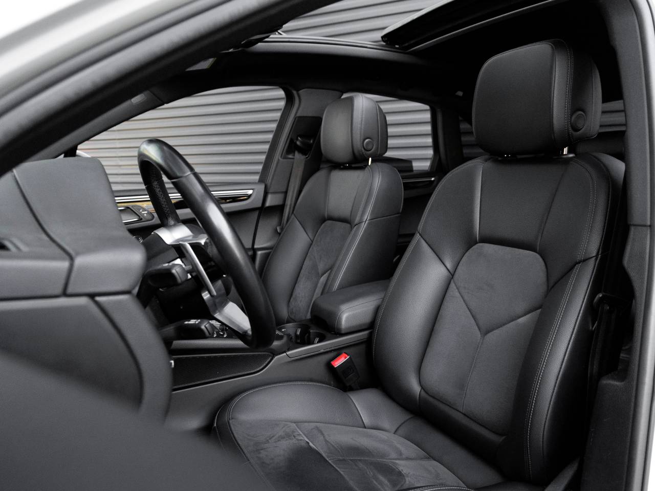 2018 Porsche Macan Macan