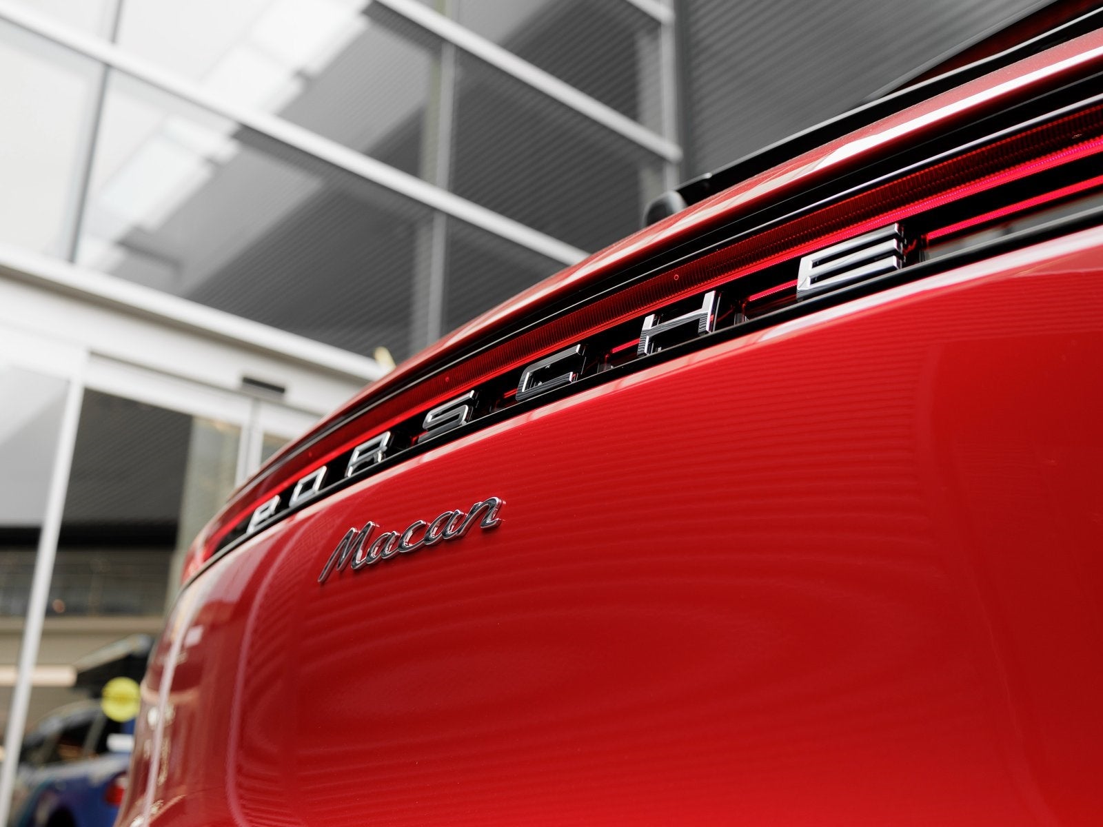 2025 Porsche Macan Base